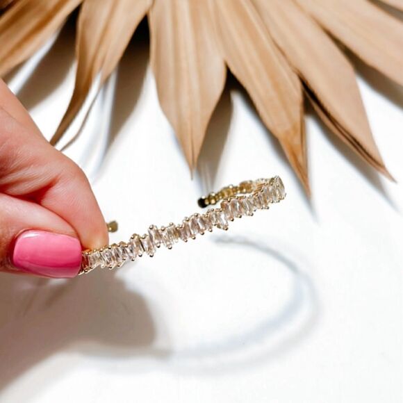 Gold diamond bangle S394 - Picture 2 of 3